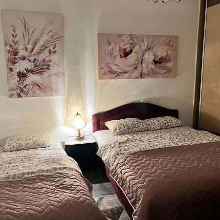 Hardy'S Apartment Belgrado Buitenkant foto