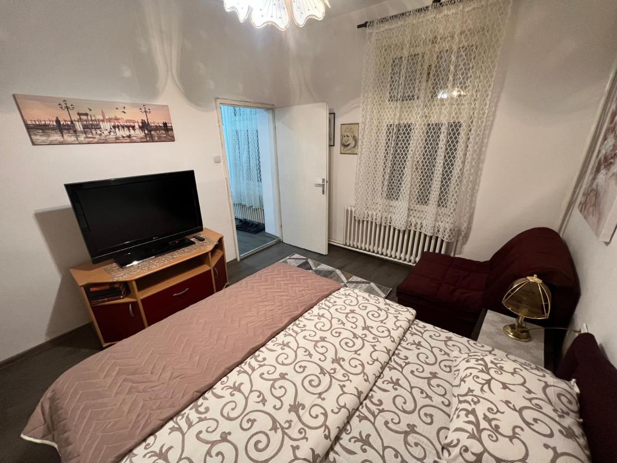 Hardy'S Apartment Belgrado Buitenkant foto